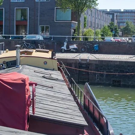 Boat Hoop Apartmanhotel